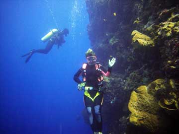 Nan diving the wall