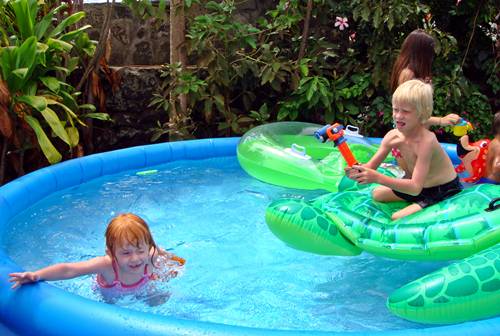 Quentin thinks annoying is funny Quentin squirting his sister